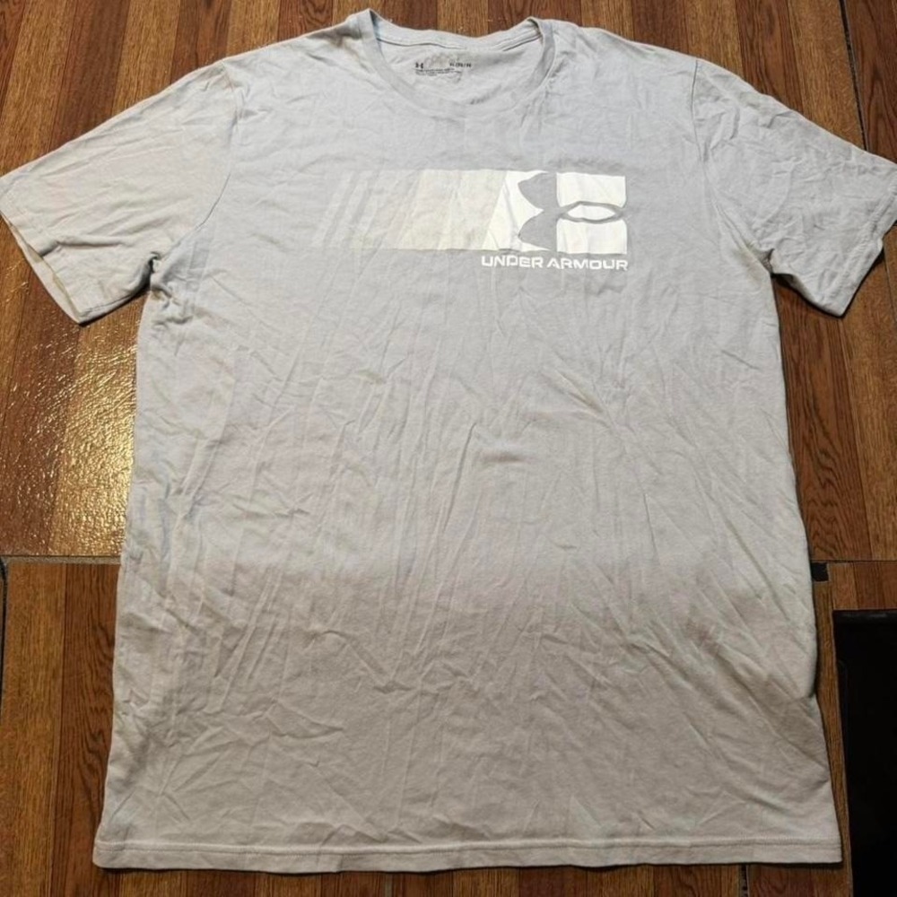 Under Armour Grey Retro Tech Sportswear Running Train Shirt Fits Large‎